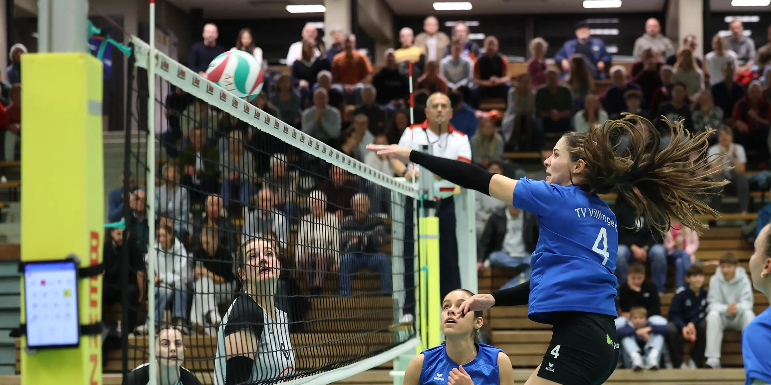 Greta und Pauline Kopf im Block gegen Bad Vilbel